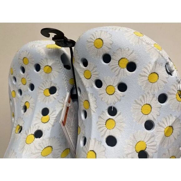 Crocs Baya Seasonal Printed Daisy Floral Clog Women’s Sz 11 Unisex NEW - Picture 6 of 8